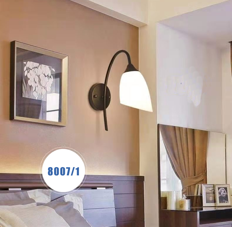 Đèn tường tay sắt 8007/1BK