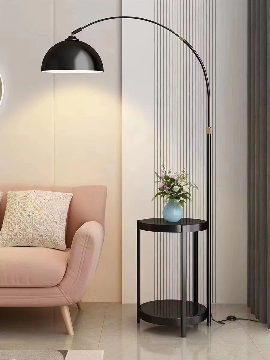 Đèn cây chụp sắt sơn đen 005 BK