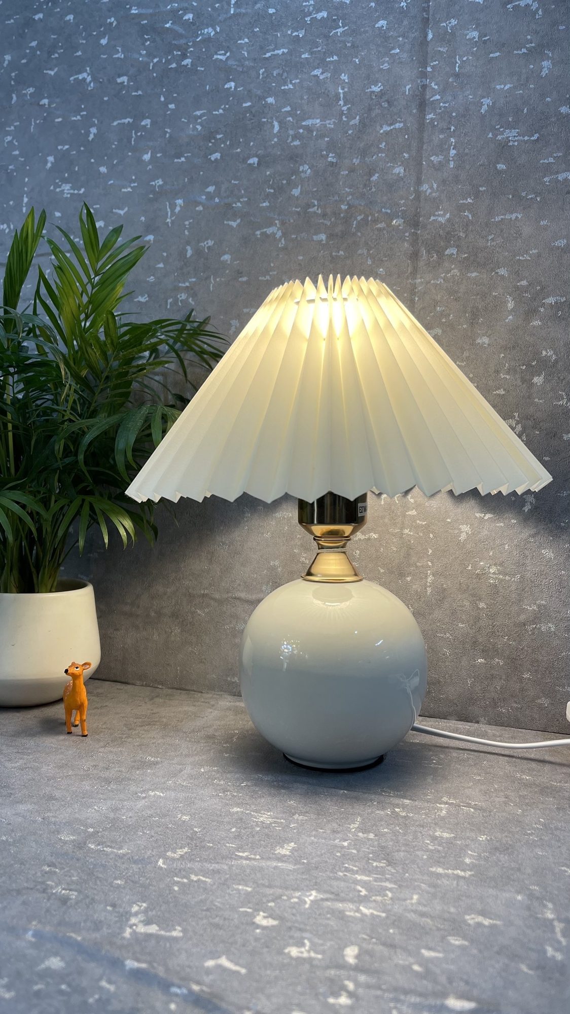 Đèn bàn sứ trắng DB6001-WH