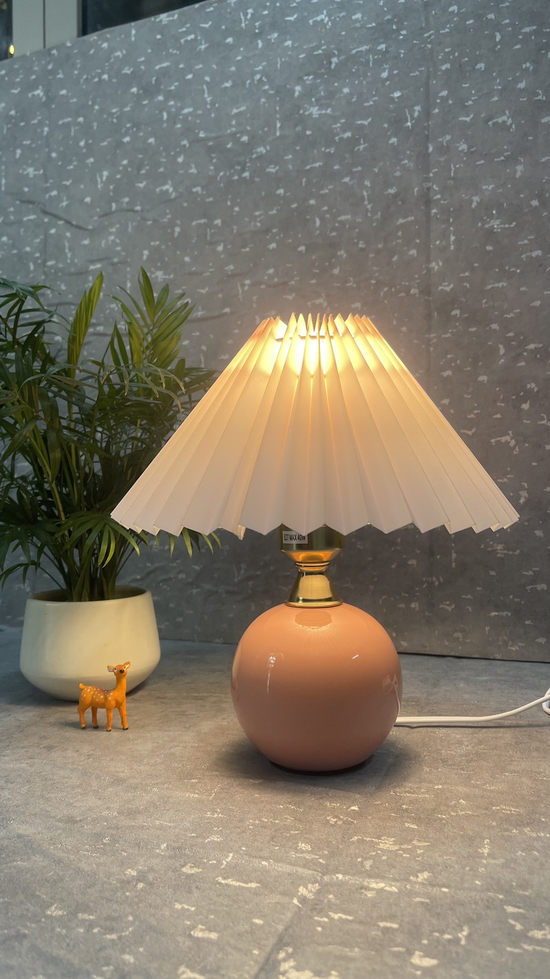 Đèn bàn sứ hồng DB6001-PK