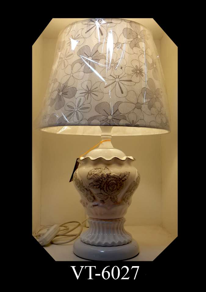 Đèn bàn thân sứ 6027