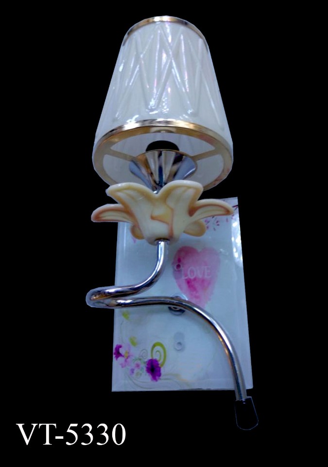Đèn tường đế kính 5330