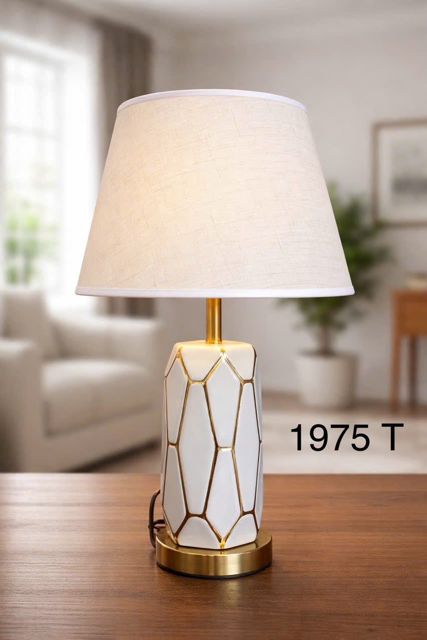 Đèn bàn thân sứ trắng DB1975-T(30x52) (DB8608)