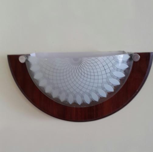 Đèn hắt gỗ 6012